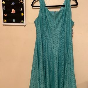 Lace dress🤩 comfortable and it’s been worn once!